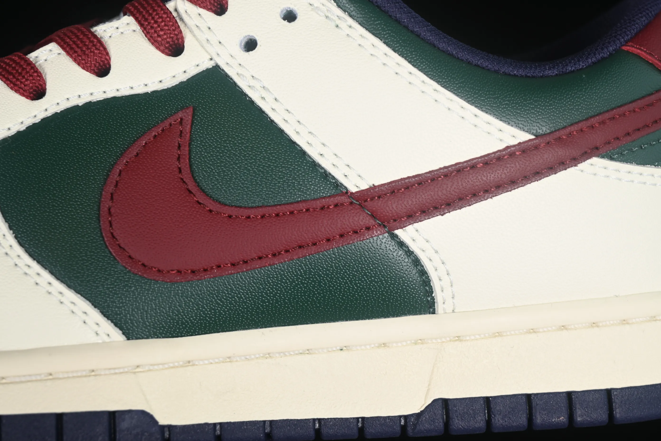 All categories Nk SB Dunk Series Nk SB Dunk Low low-top sneakers Nk SB Dunk Low "Gorge Green" SB low-top casual sneakers FV8106-361